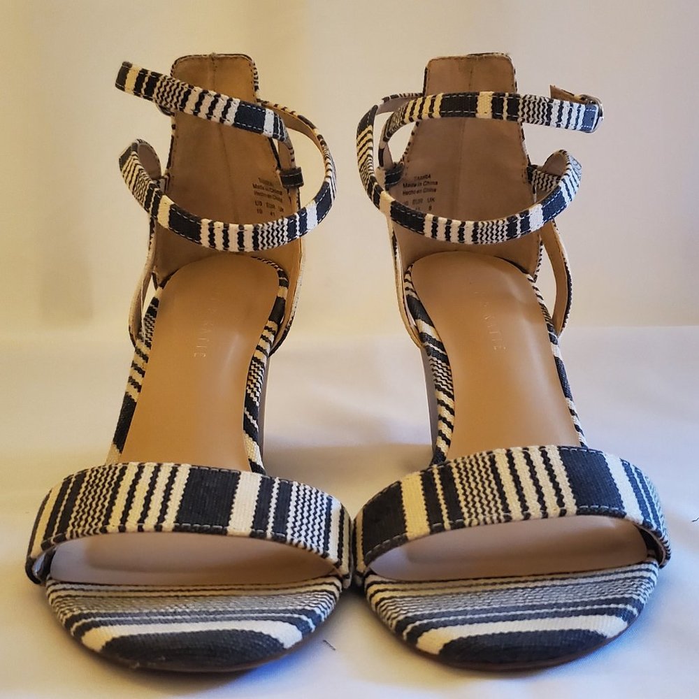 Kelly & Katie Wedge Sandals Off Blue and Cream Size 10